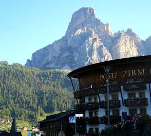 Der Sassongher von Corvara aus gesehen