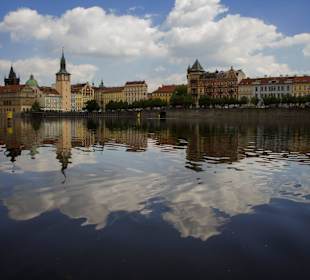 Piękna i spokojna Wełtawa