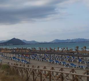 2-3 Minuten vom Hotelstrand