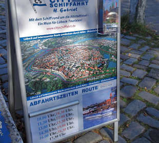 Aufsteller mit Route und Zeiten der Bootstour
