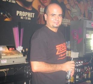 Ein fleißiger Barkeeper