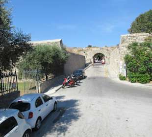 Mit dem Hop Bus in Rhodos Stadt unterwegs