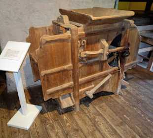 Rundgang durch die Geräteausstellung des Museums