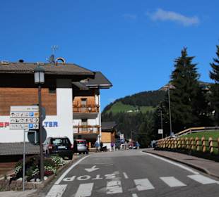 Wolkenstein unterhalb vom Grödner Joch