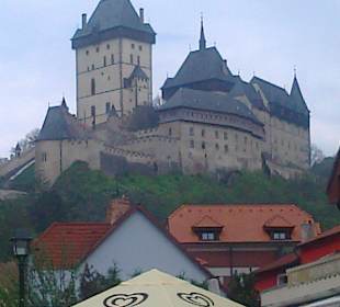 Unten Läden - oben Burg