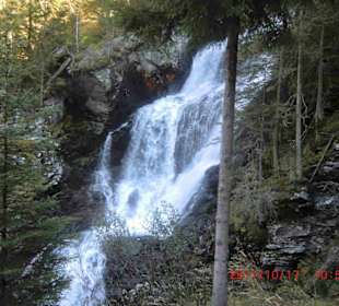 Entlang der Rieschachfälle