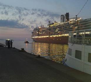 Hafeneinfahrt 5 Minuten vom Hotel Neptun