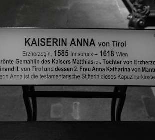 Hinweistafel eines Sarges