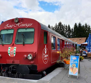Zug Heuriger am Bahnhof Stainz