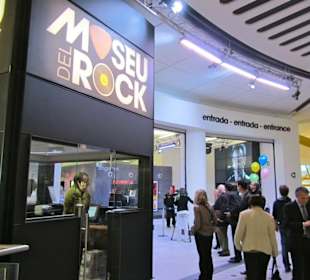 Interior del centro comercial