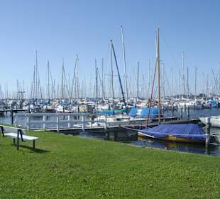 Yachthafen Burgtiefe (hinter dem Hotel)