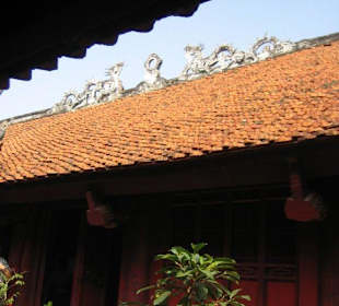 Giebeldach im Literaturtempel