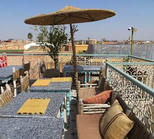 Die tolle Altstadt von einem Dach-Cafe