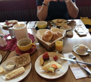 Frühstück  Biohotel Castello Königsleiten