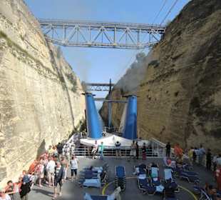 Durchfahrt  Kanal von Korinth  mit der MS Coral