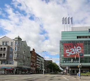 Karstadt am Stresemannplatz