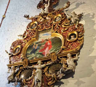 Epitaph an der Wand des Kirchenschiffes