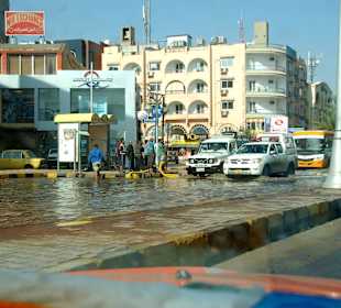 Straßen von Hurghada nach dem großen Regen