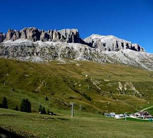 Passo Pordoj - auf der Großen Dolomitenstraße