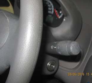 Verkratzte Schalter rechts