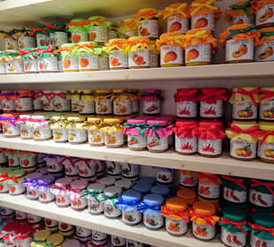 Das Sortiment an Marmeladen und Chutneys