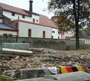 Hochwasserschäden Neiße, umgerissene Grenzpfeiler