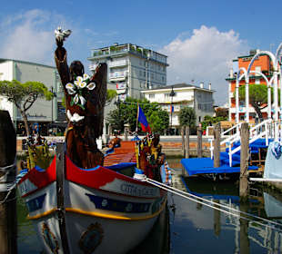 Das Prozession Schiff 