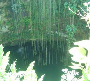 Cenote zum Baden in der Nähe von Chichen Itza