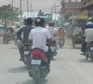 Impressionen auf der Fahrt zu den Killing Fields