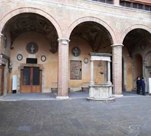 Palazzo Chigi-Saracini