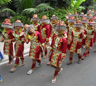Sinulog Parade unterwegs an der Westküste