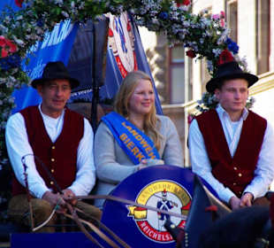Landwehr-Bräu Reichelshofen mit Festwagen