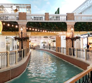 Villaggio Shopping Mall