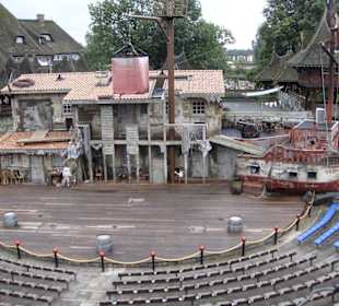 Bühne der Piratenshow 