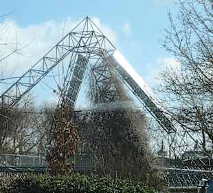 Blick zur Großen Rankpyramide