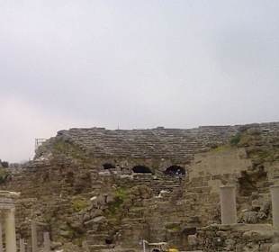 Stadtmauer in Side in Side