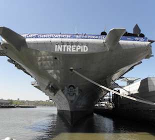 Intrepid Flugzeugträger