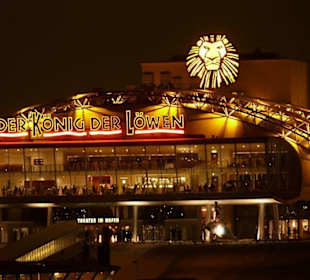 Hamburg by Night / Hafen City