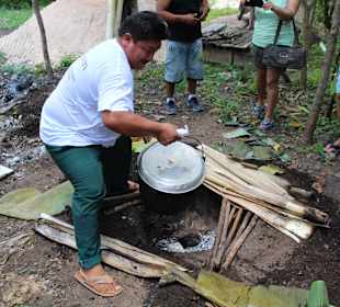 Tratitionelles Mayaessen aus der Erde