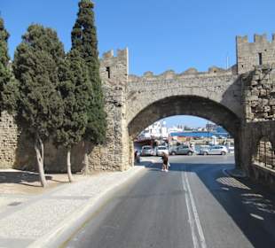 Mit dem Hop Bus in Rhodos Stadt unterwegs