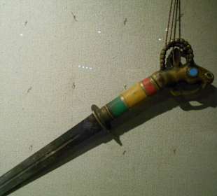 Ausstellungsstücke im Inneraum