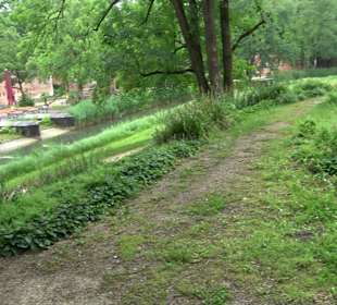 Barfüßer Biergarten im Glacis
