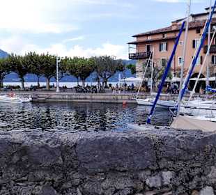 Hafen Torri del Benaco