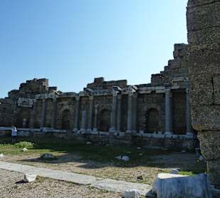 In den Ruinen von Side