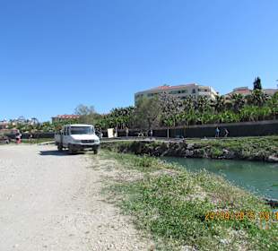 Bau der neuen Brücke