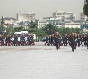Palacio Real - Aufmarsch zum Wachwechsel
