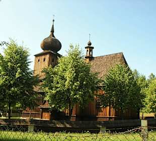 Drewniany kościół