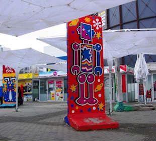 Checkpoint Charlie DDR-Mauer