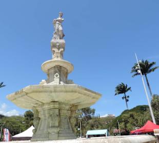 Brunnen auf dem Platz