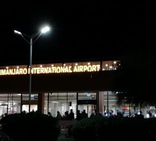 Ankunft am Flughafen Kilimandscharo 